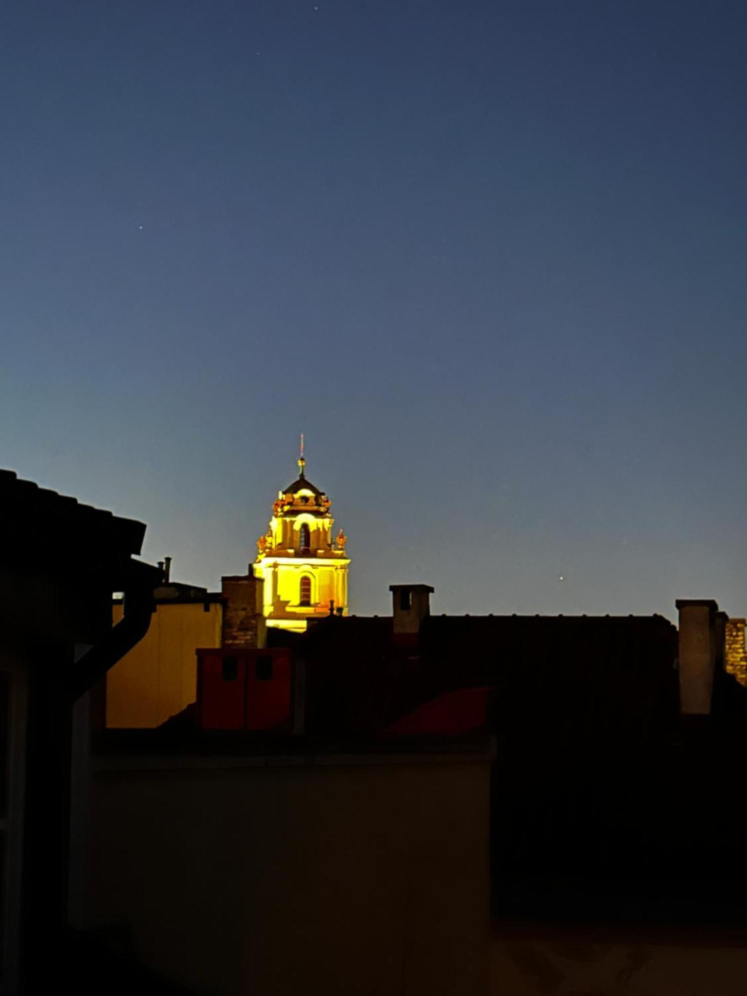 Cosy In The Heart Of Old Town In Appartamento VNO